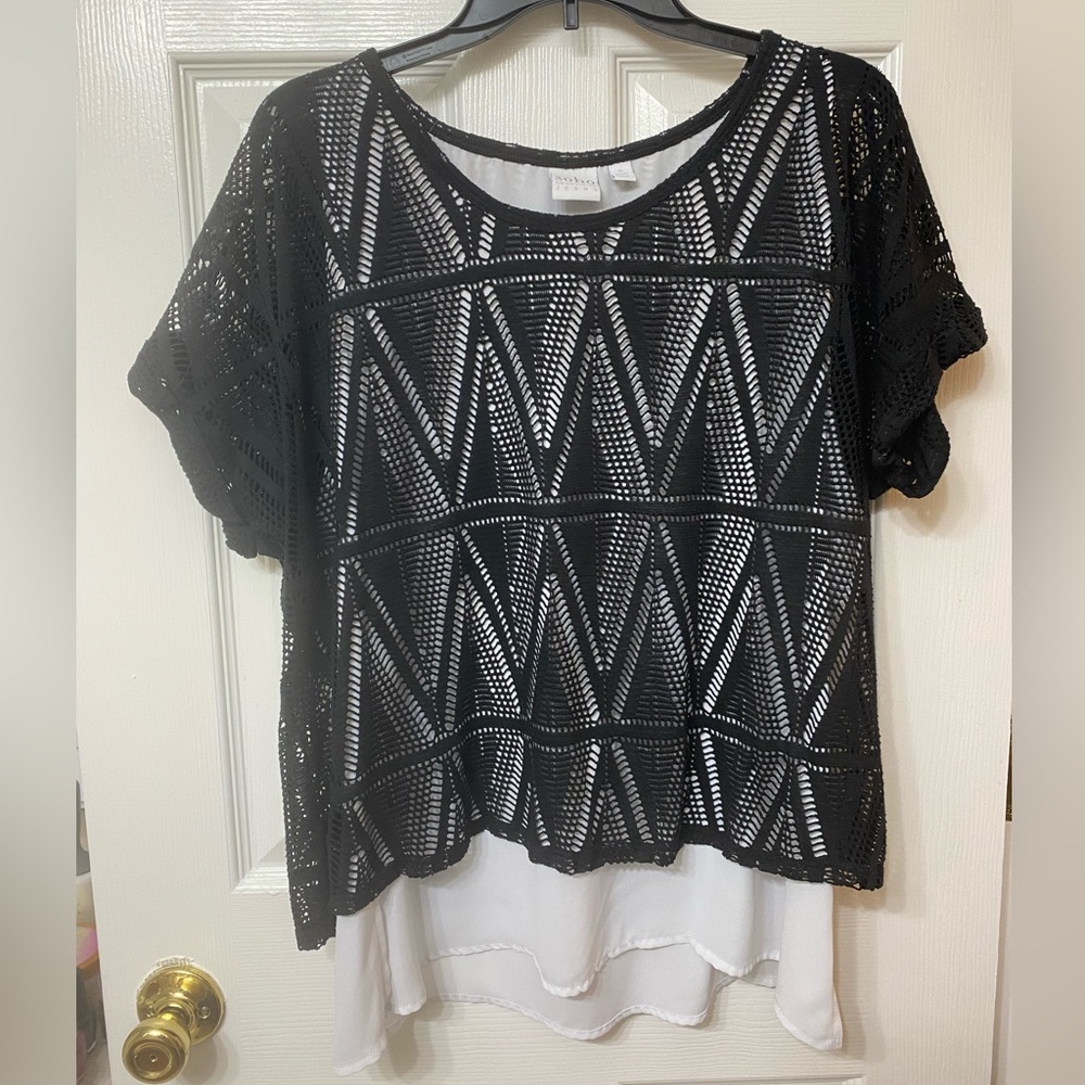 SOHO NY&C size XL black, white blouse short sleeve white tank black crochet top